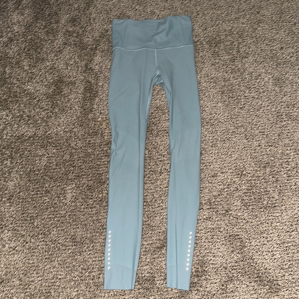Size 4 27” zoned in tight leggings.